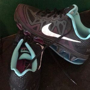 Women’s Nike Airmax Trailwind 7